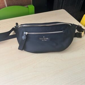 Kate Spade Chelsea Fanny pack - NWOT. black with gold accents